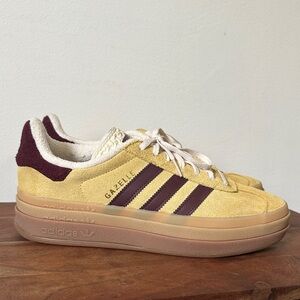 Adidas Gazelle Women's (unisex) Sneakers in Yellow and Brown